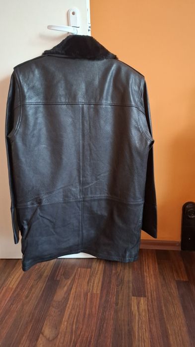 Шуба естествена кожа със сваляща се яка и подплата-мъжко. Дамско дълго