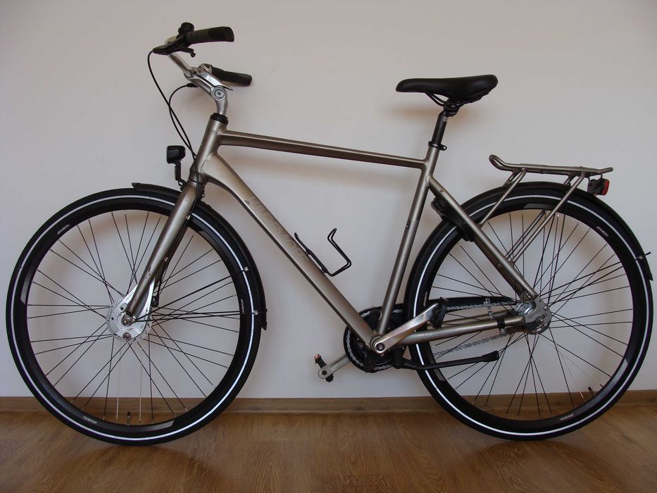 Bicicleta Kildemoes Street, oraș-trekking, cadru aluminiu, roti 28 inch, 7 viteze in butuc, Danemarca