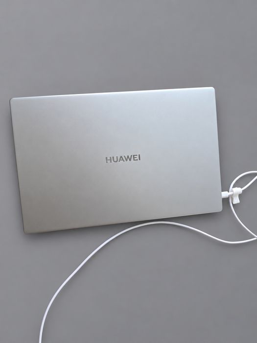 Laptop Huawei 15 Full HD in stare perfectă