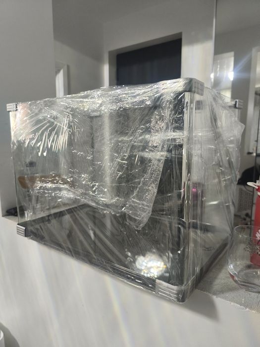 Vând acvariu pești  nou