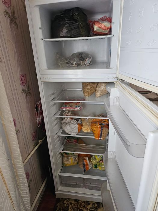 Холодильник б/у в хорошем состоянии