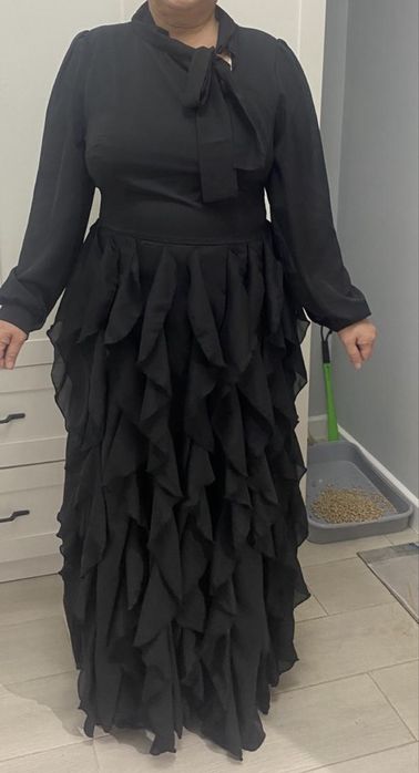 Женское длинное платье вечернее