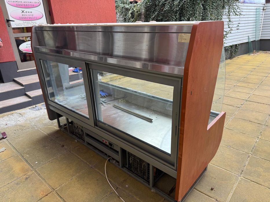 Хладилни витрини КАСПА