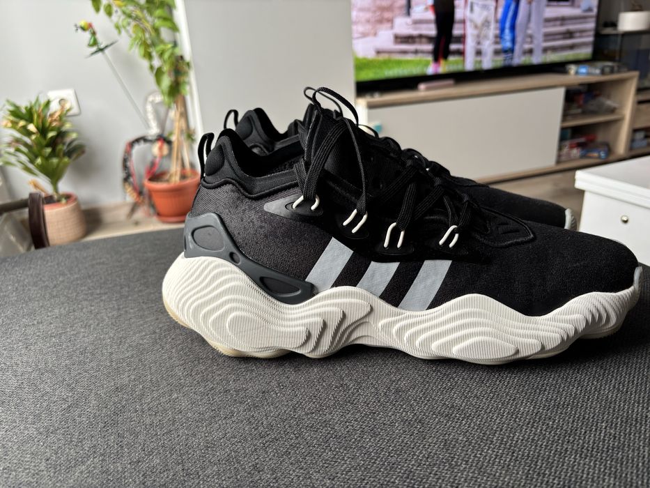 adidas  trae young 3 46 номер