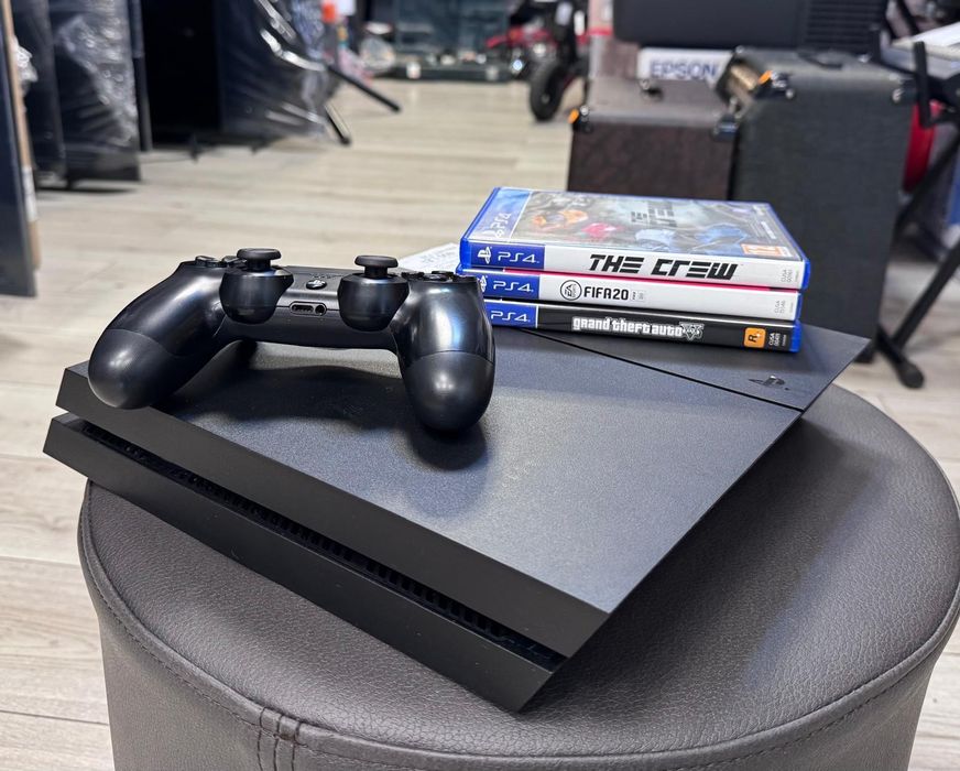 Amanet F28: Consola PS4 PlayStation 4 500GB