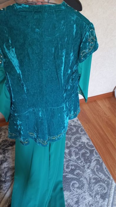 Продается платье с кажекейом