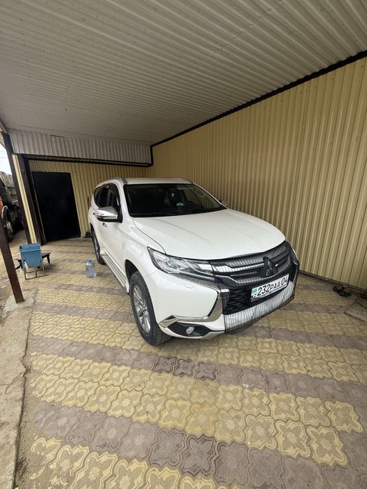 Mitsubishi паджеро спорт