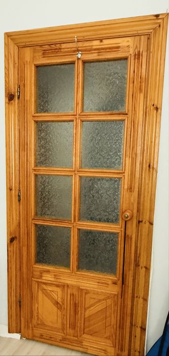 Мықты ағаш есіктер 7 шт