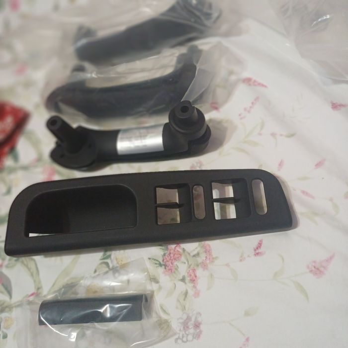 Продам внутренние ручки на авто