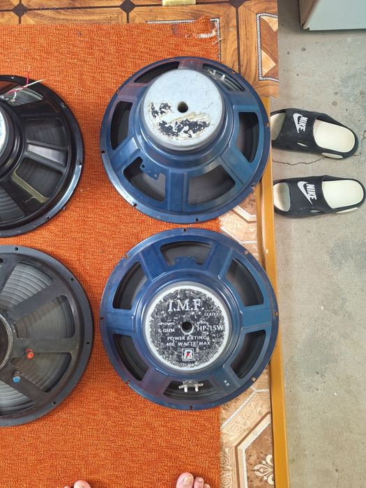 Динамиклар сотилади, хаммаси ишлайди холати яхши холатда мурожат учун