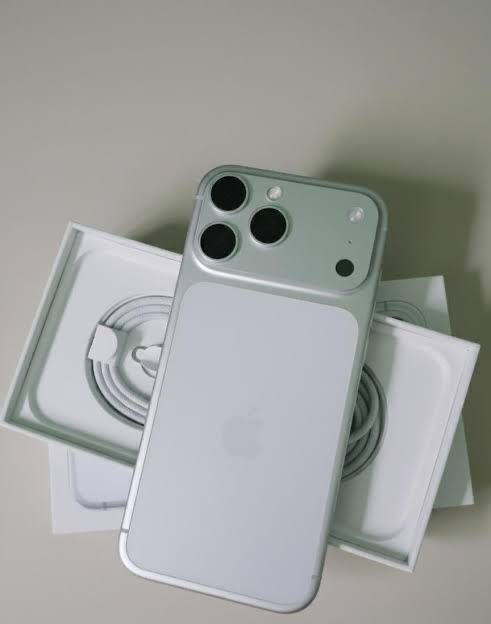 Apple 17 pro Max 512 Silver Как Новый Sim