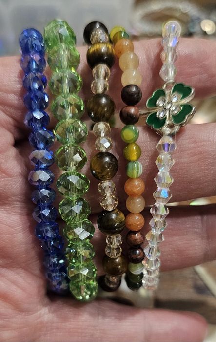 Ръчно изработени гривни