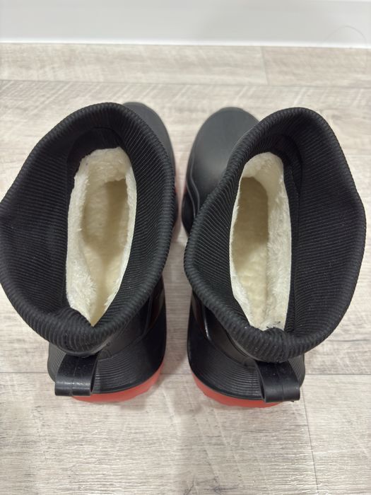 Продам зимнюю обувь