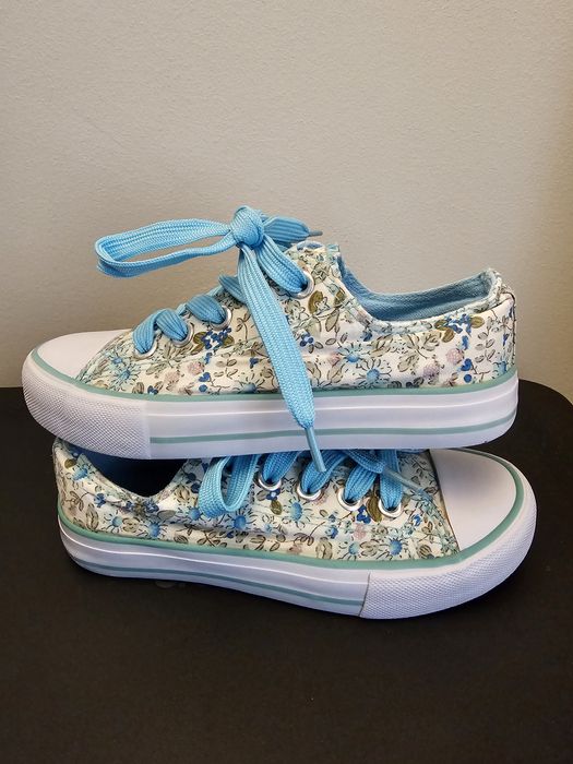 Tenesi/ bascheti marimea 29