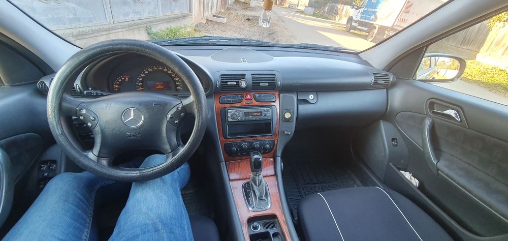 Mercedes C class w203 C220 146cp