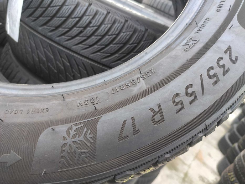 4бр Зимни гуми 235 55 17 - Michelin