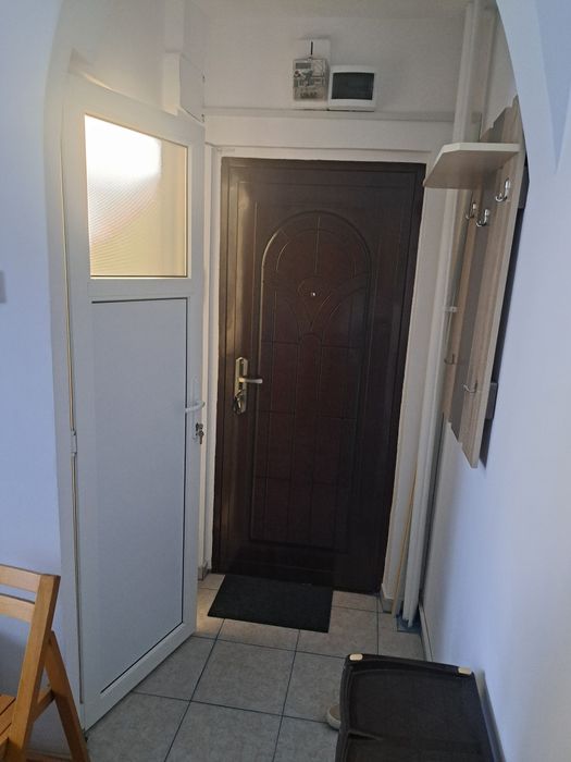 Închiriez Garsonieră 16 mp Decomandată Bld Primăverii 7B Podu Ros Renovată complet și Utilată nou Ieftină la Întreținere  Persoană Fizică