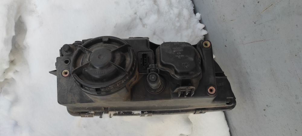 Фары Вольво 850.