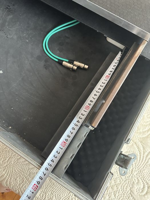 Твърд кейс за конзола в отлично състояние