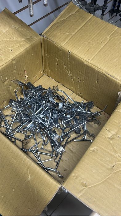 Крючки для экономпанелей