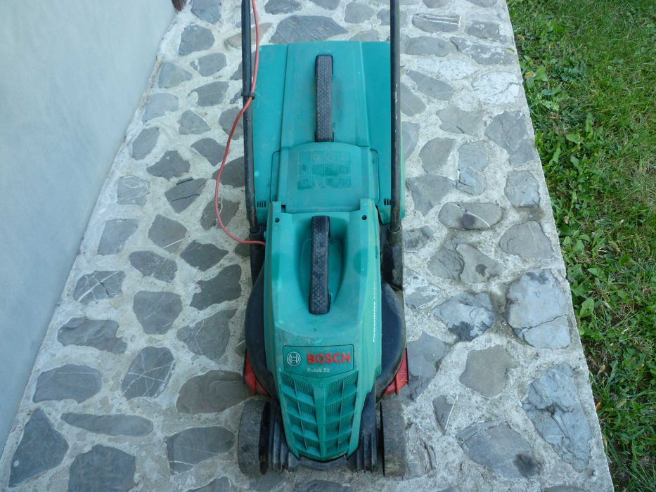 masina  de  tuns  iarba  cu  defect