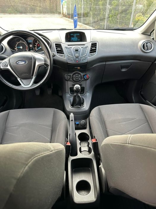 De inchiriat Ford Fiesta