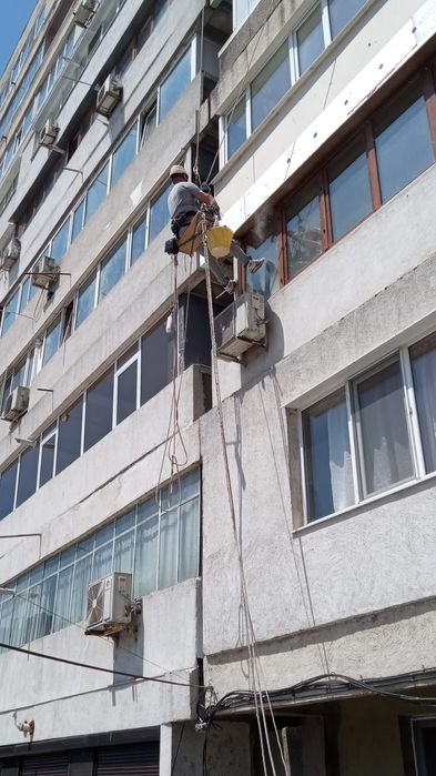 Alpiniști utilitari Galați, Izolații, Reparații fațade, Infiltrații,Aer condiționat,Încărcare freon