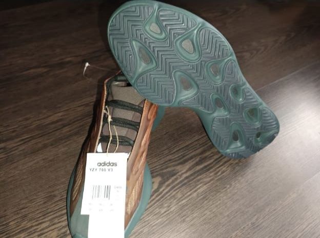 Adidas Yeezy 700 V3 Copper nr 37 1/3,41 1/3, 45 Origiali