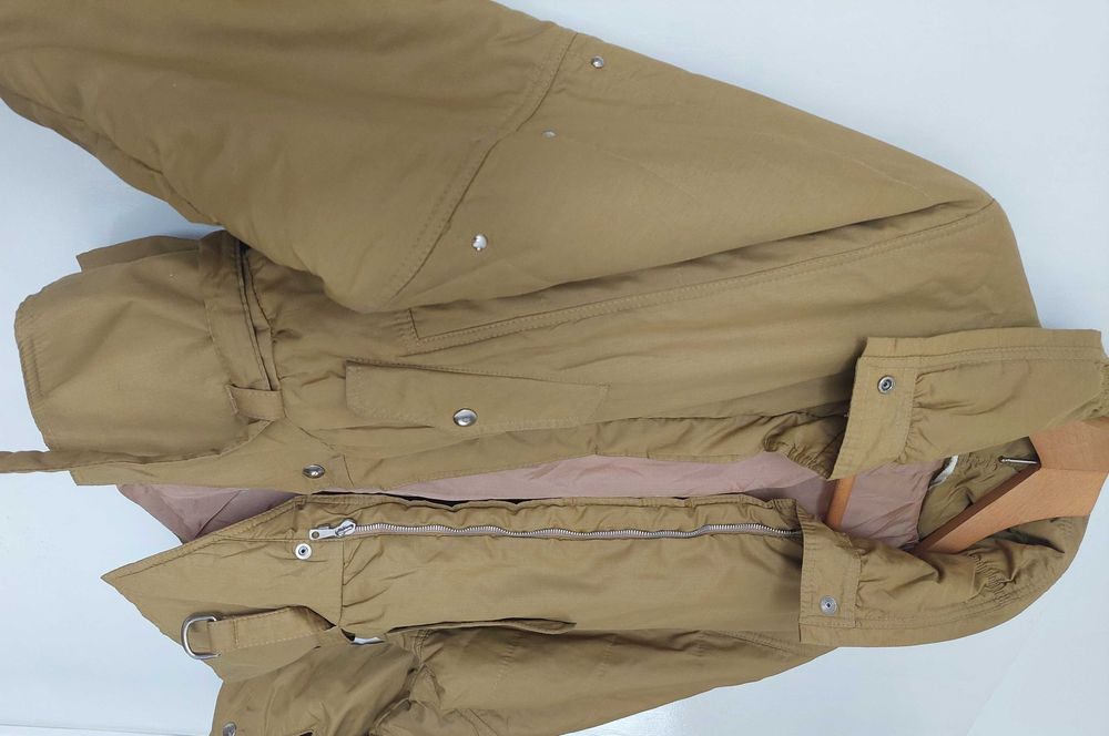 Спортен комплект яке и пола, с топла подплата и невероятен дизайн