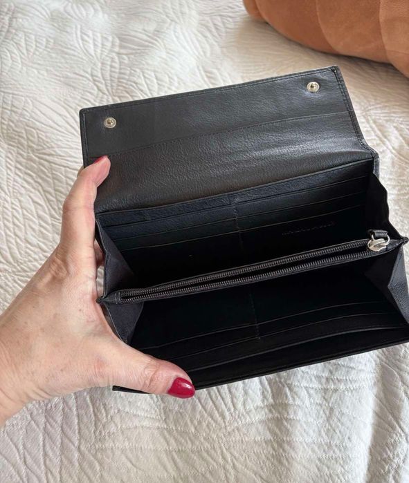 Голям кожен портфейл Mandarina Duck черен