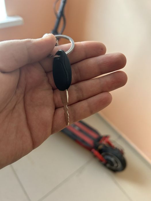 Продам самокат kugo m4