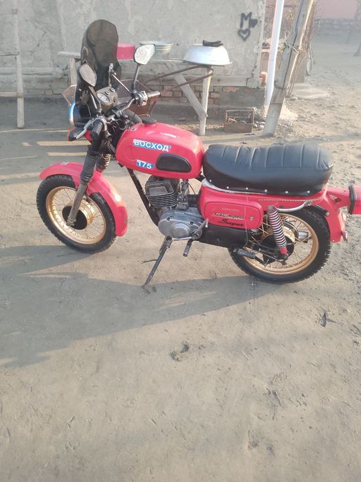 Мататцикл сотилади Восход мински мотор куйилган айби  йук холати  рас