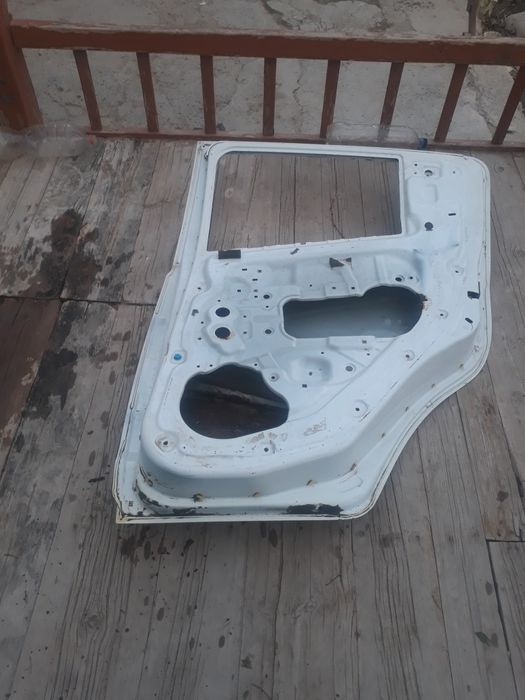 Spark orqa pasajir eshik radnoy hich qAyeri egilip bukilmagan