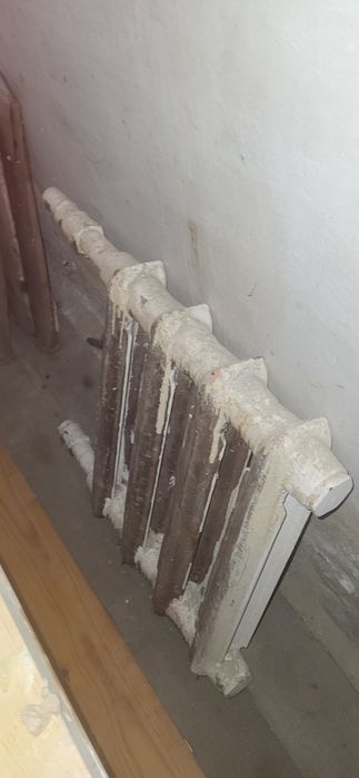 Продам чугунные батарее