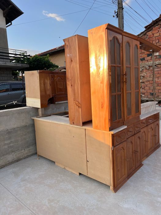 Кухня от масивен дървен материал