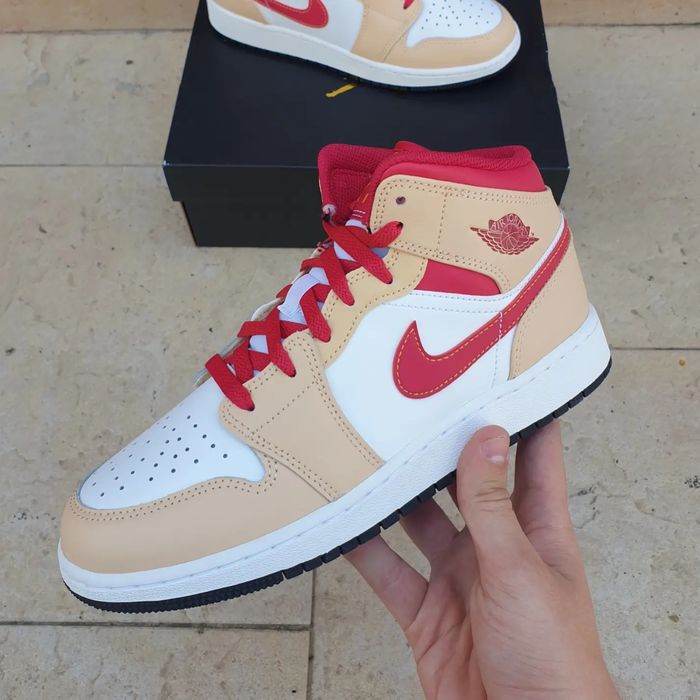 Jordan 1 mid Beige Red GS