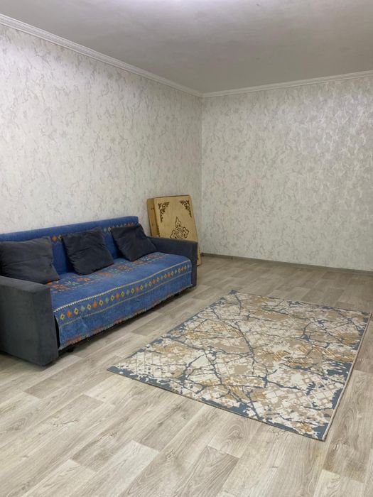 Диван, комод, стол