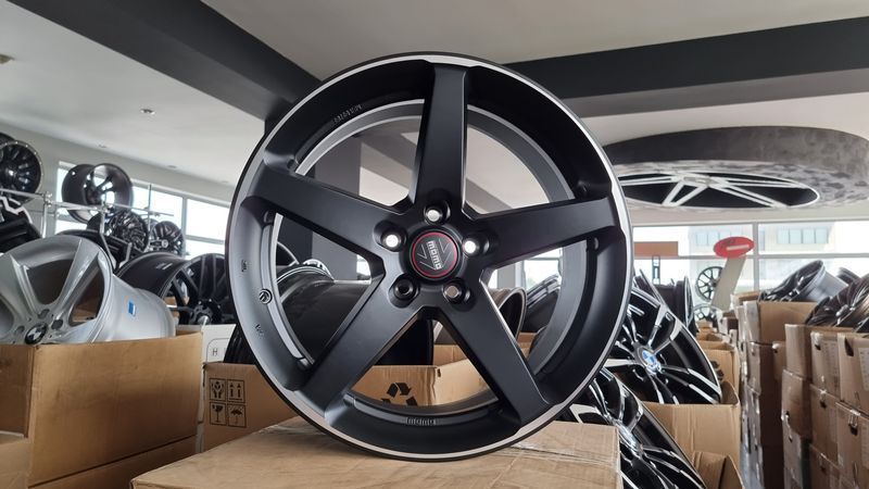 18цола 5х112 MOMO 5x112,Mercedes,Audi,Vw,