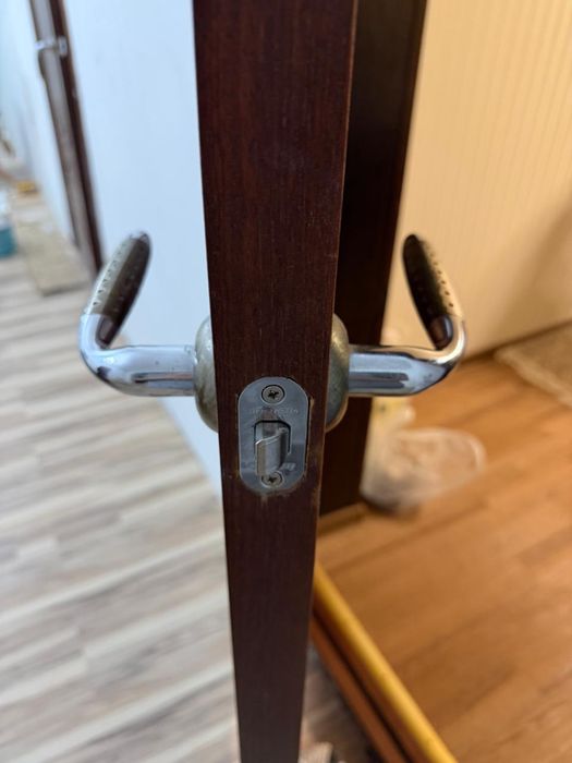 Дерявянные двери