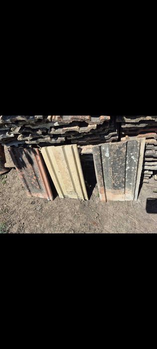 Ofer GRATIS tigla si coame de la casa veche