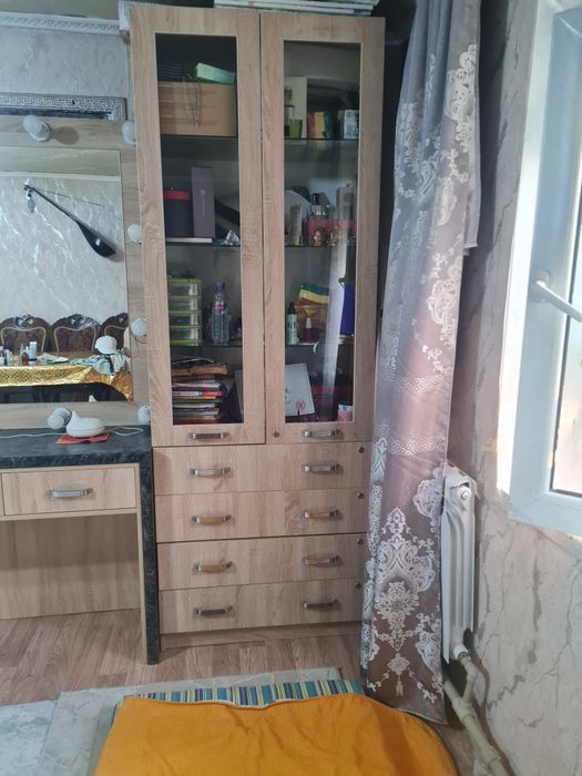 Шкаф с задвижками