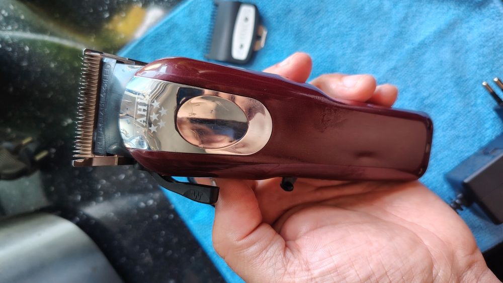 Wahl Professional 5 Star Cordless Magic Clip Hair Clipper 8591L1 - RED