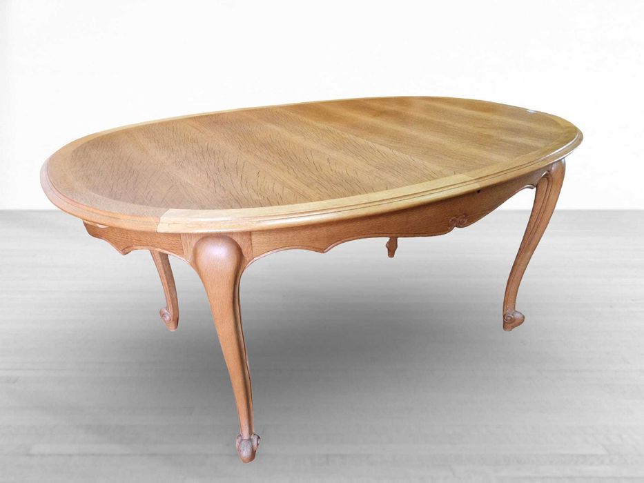 Овална трапезна разтегателна маса от бял дъбов масив в стил "ЛУИ XV"