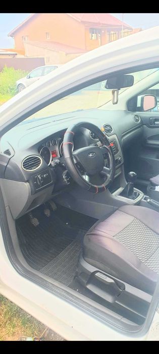 FORD Focus 2010 — imagine 5