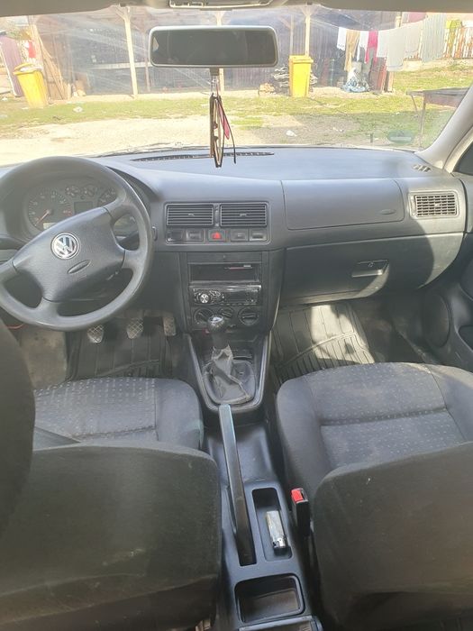 Vând sau schimb golf 4 14 bezina 16 valve