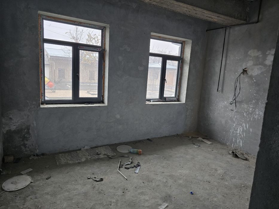Срочно продаётся квартира 1 этаже  56кв 40000$ Супер. Бам