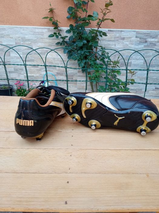 Детски футболни бутонки...