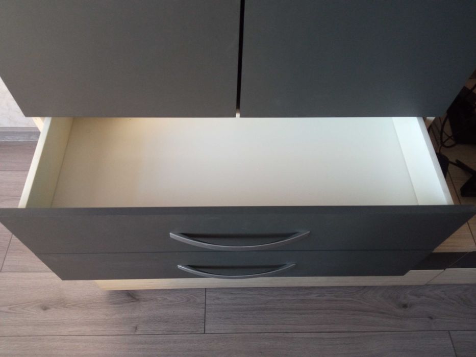 Модулна секция със 7 модула.