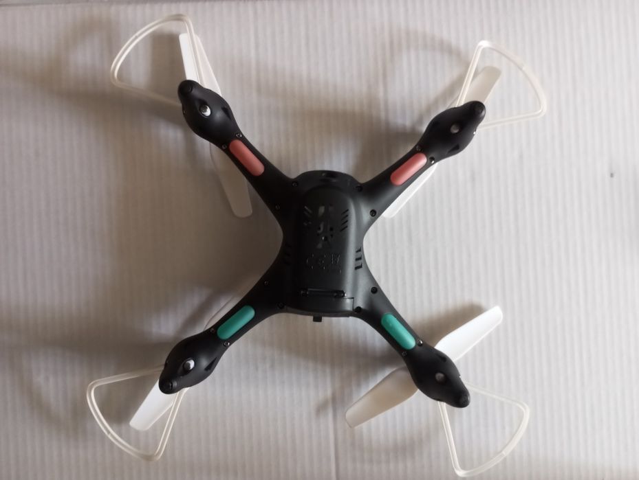 Дрон/квадракоптр с камерой.