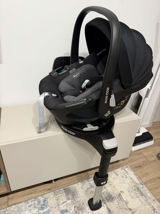 Scoica Maxi Cosi pebble 360 cu baza isofix 360